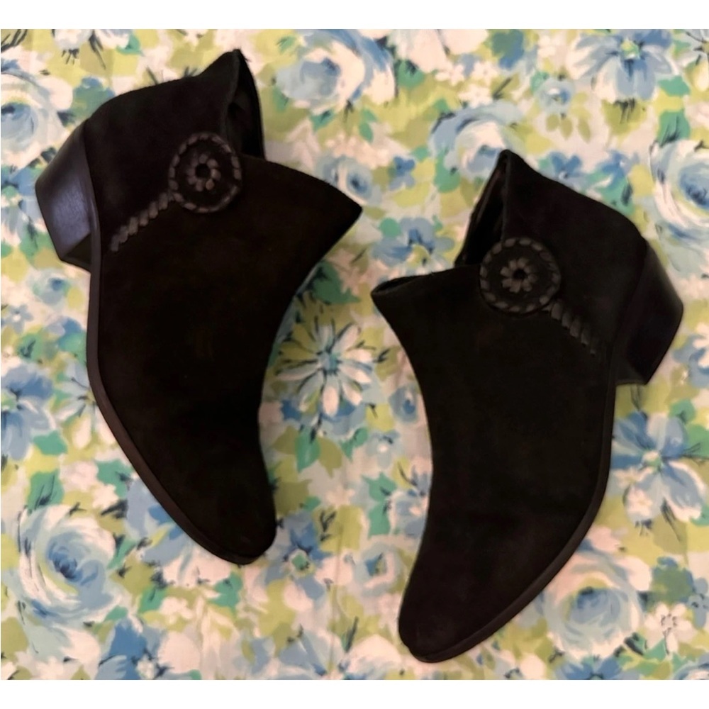 Jack Rogers Black Suede Leather Peyton Ankle Boots Bootie Women's Size 7.5 M
